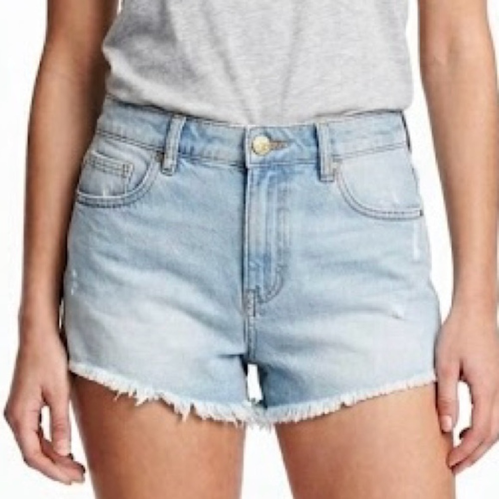 Forever 21 Light Blue Distressed Denim Cut Off Jeans Shorts 29 Hi-Rise 30” x 2”